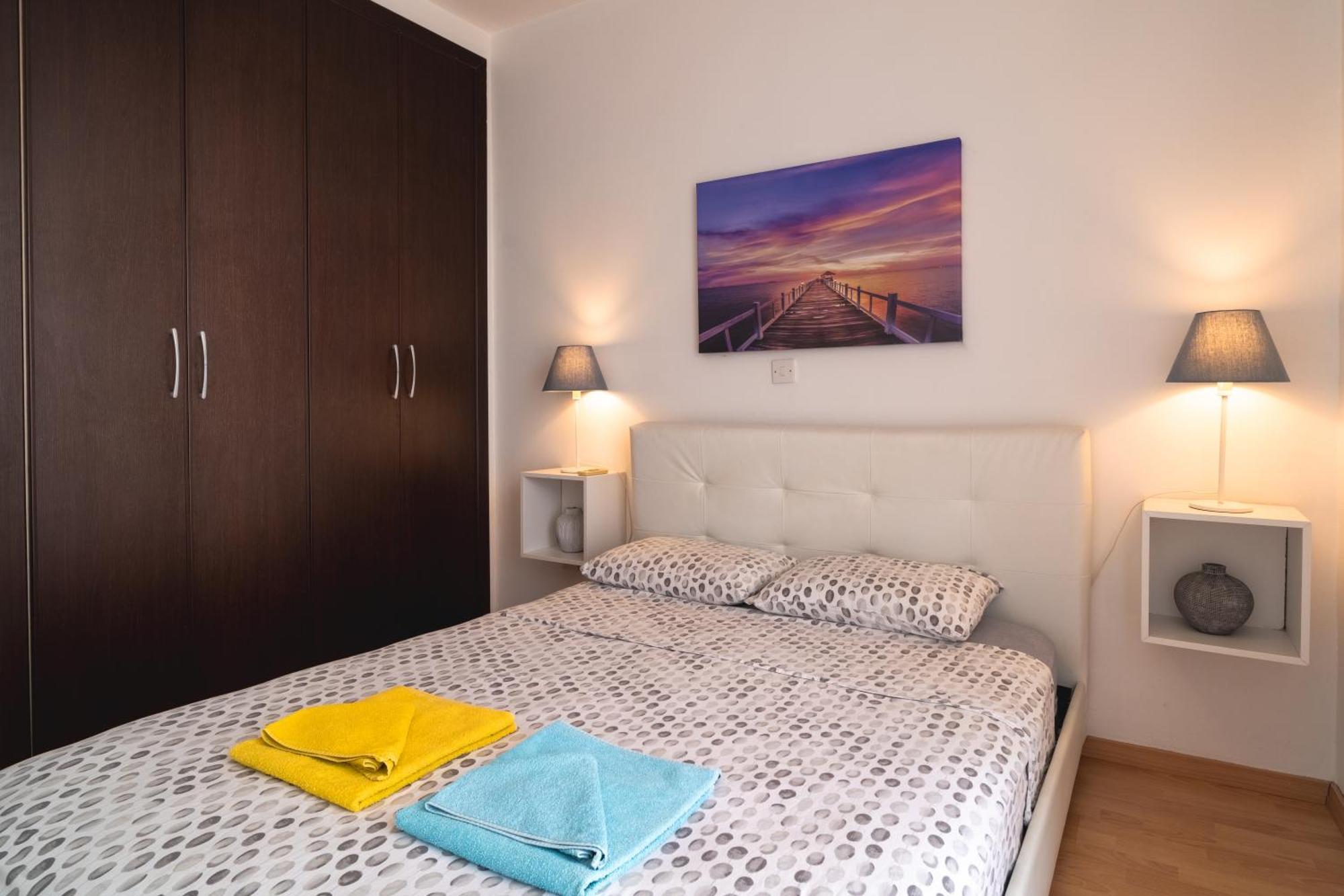 Violet Dusk City Center Flat Larnaca Exterior foto