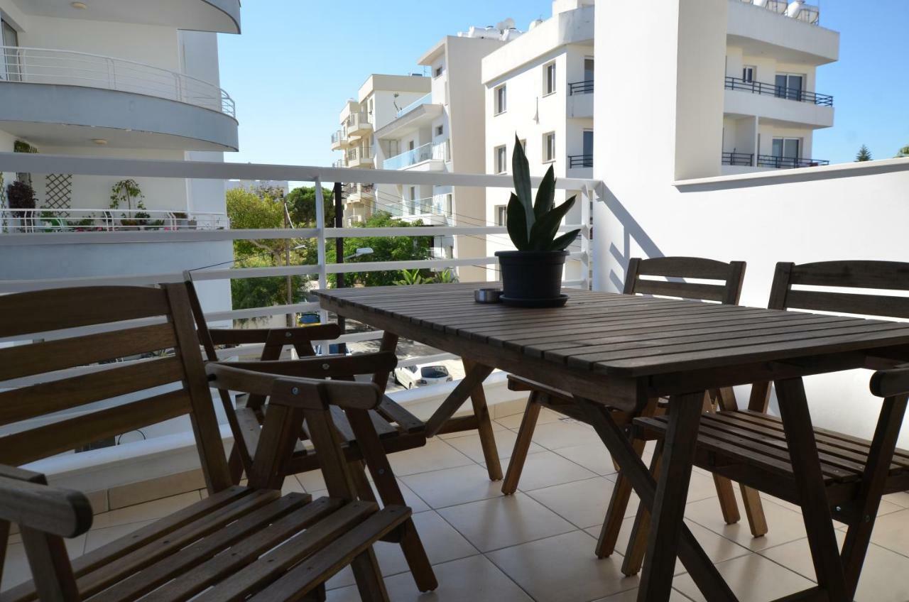 Violet Dusk City Center Flat Larnaca Exterior foto